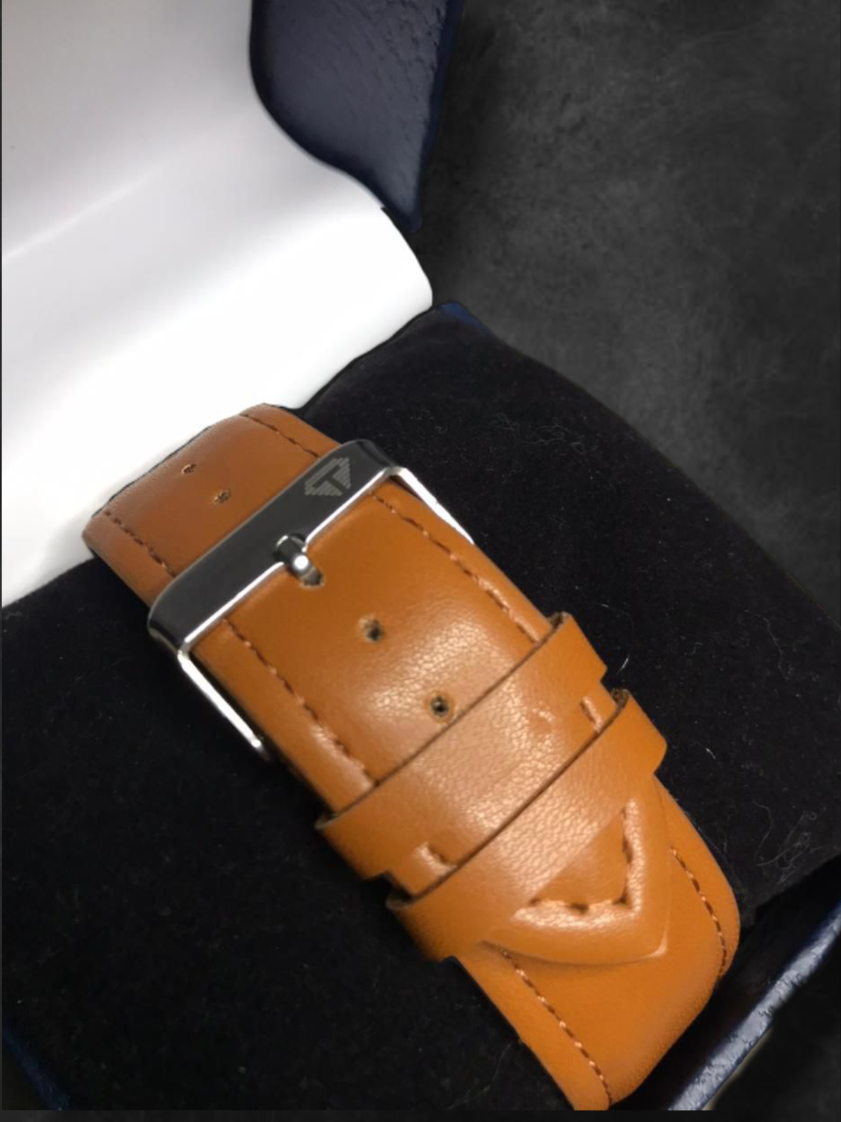 TOMI WRIST WATCH